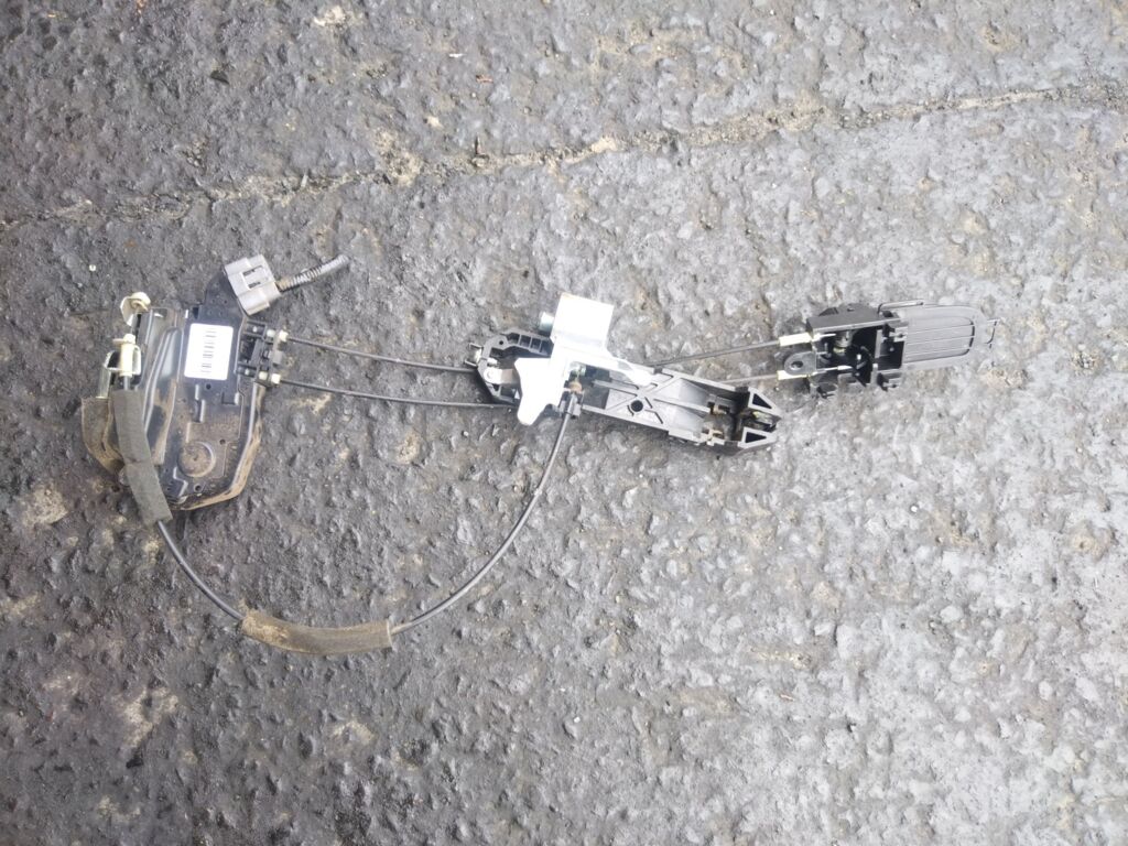 Замок двери на Nissan Tiida C11, Заднее Левое расположение