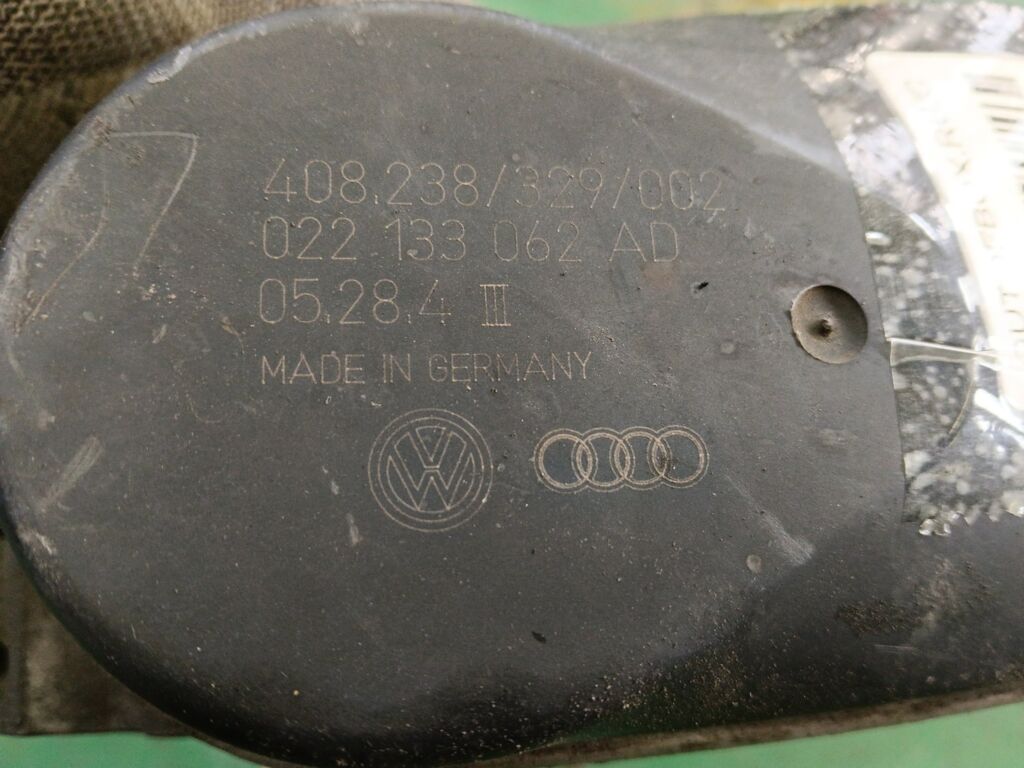 Дроссельная заслонка на Volkswagen Touareg 7L BRJ 022133062AD