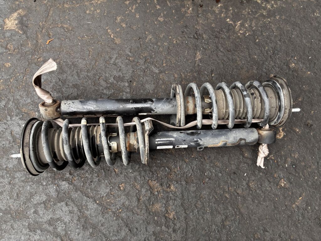 Стойка амортизатора на Toyota Crown GRS182 3GR-FSE 48510-30550  48520-30090, Переднее расположение