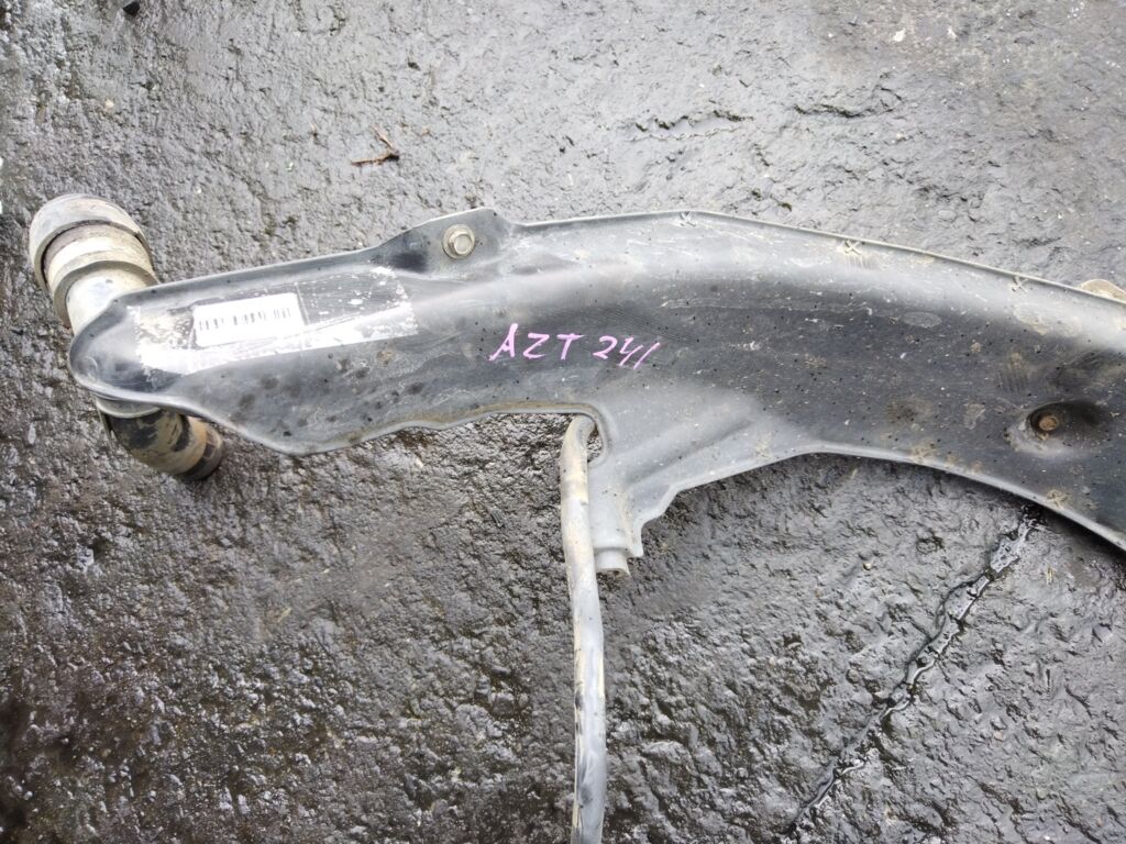 Заливная горловина топливного бака на Toyota Caldina AZT241W 1AZ-FSE 77201-32190