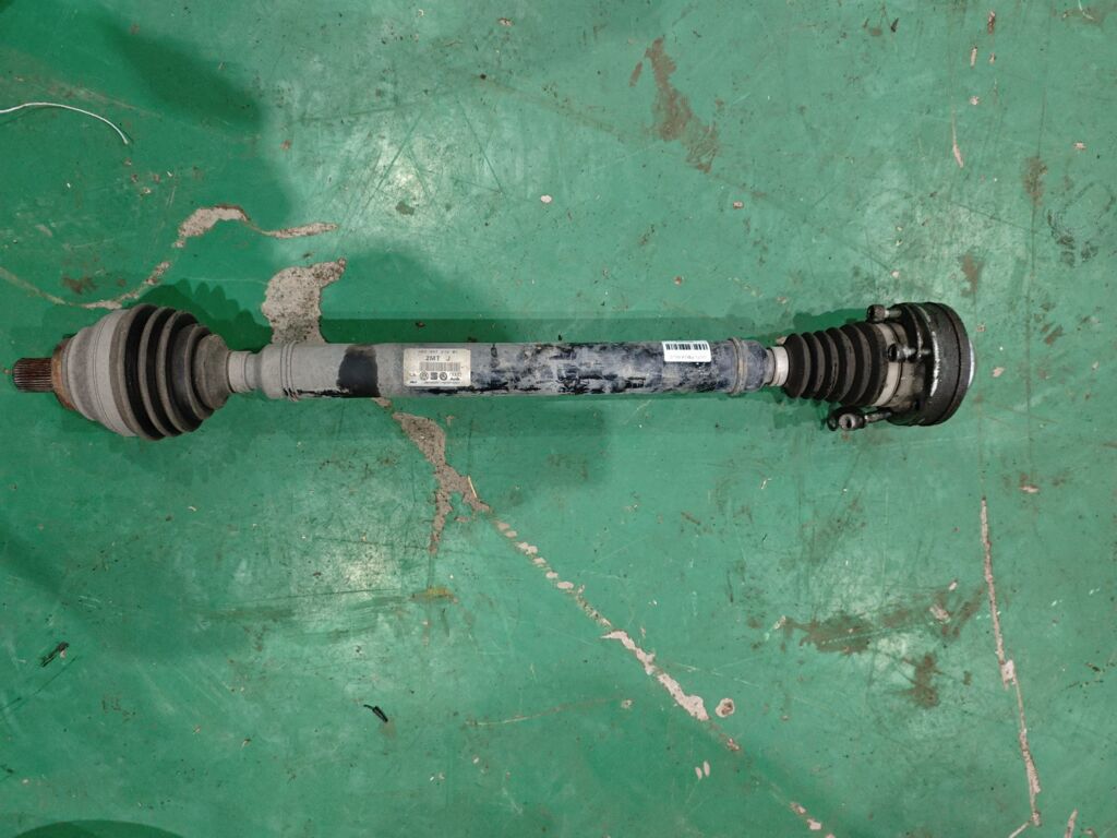 Привод на Skoda Octavia 1Z CAXA 1K0407272MT, Переднее Правое расположение