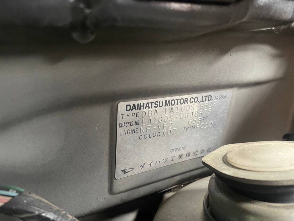 Капот на Daihatsu Move LA100S