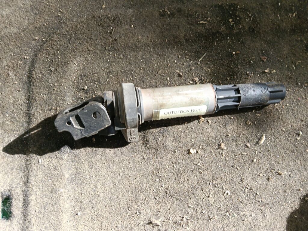 Катушка зажигания на Bmw 7-Series E65 N62B44A 0221504100  0221504464  12130148594  12130390064  12131712219  12137594938