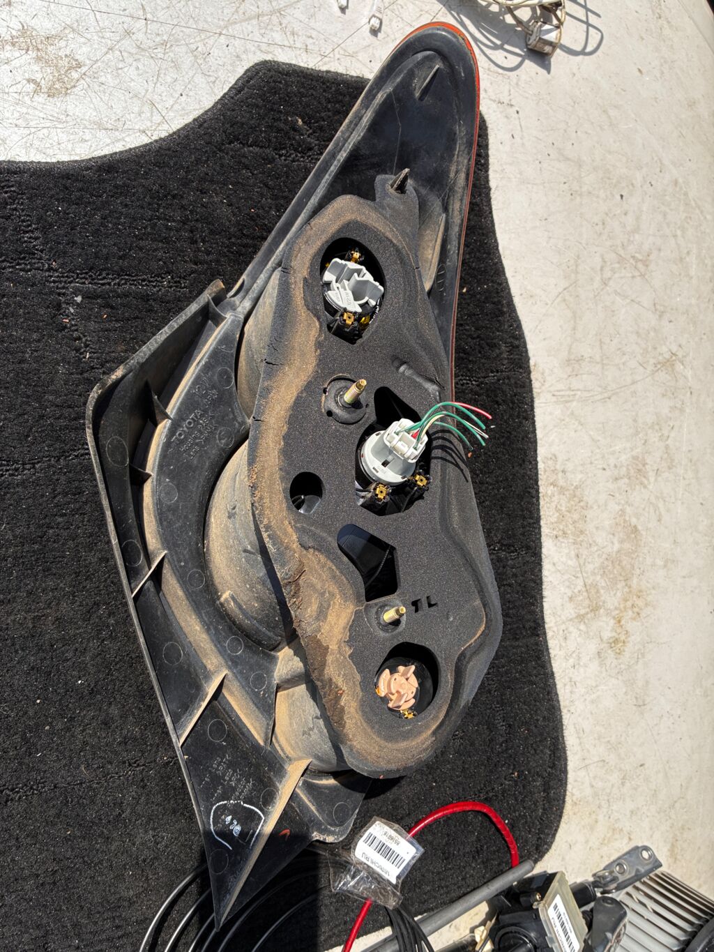 Стоп на Toyota Ist NCP60 52-056, Левое расположение