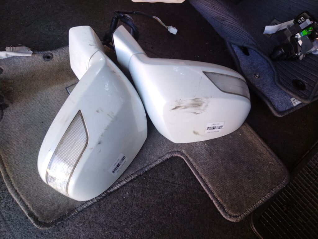 Зеркало двери боковой на Honda Freed Hybrid GP3