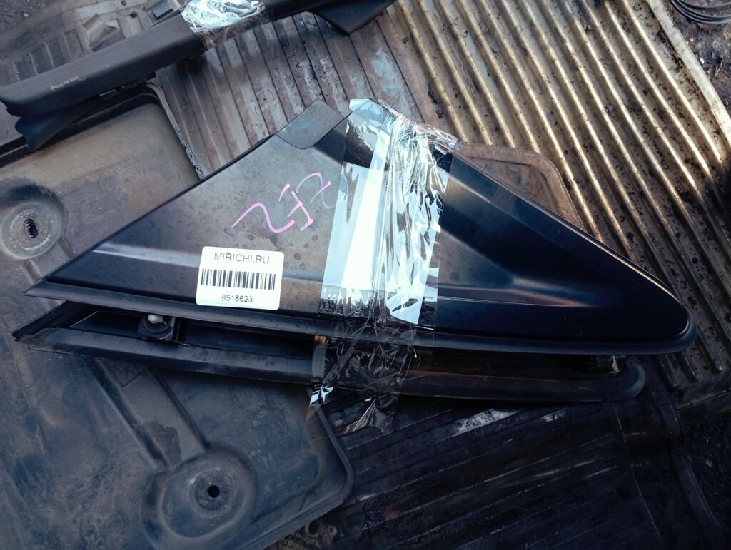 Накладка на крыло на Honda Insight ZE2 75495-TM8-A010-M1  75490-TM8-A010-M1, Переднее расположение