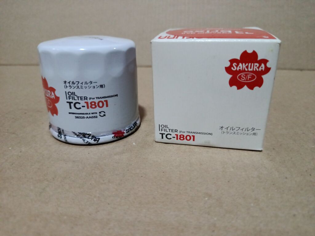 Фильтр масляный на Subaru Forester SG5 SAKURA 38325-AA030