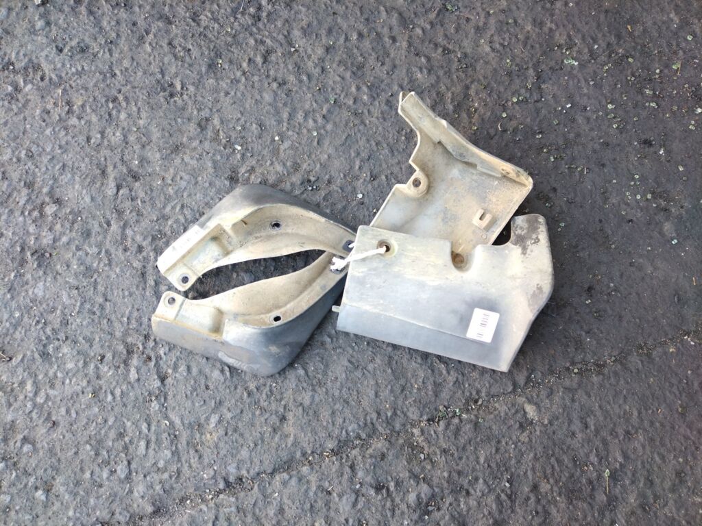 Брызговик на Toyota Crown GS151