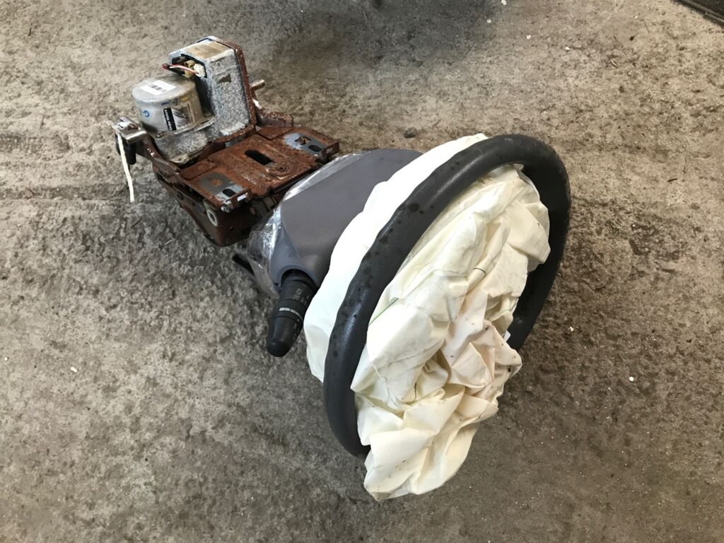Рулевая колонка на Nissan March AK12