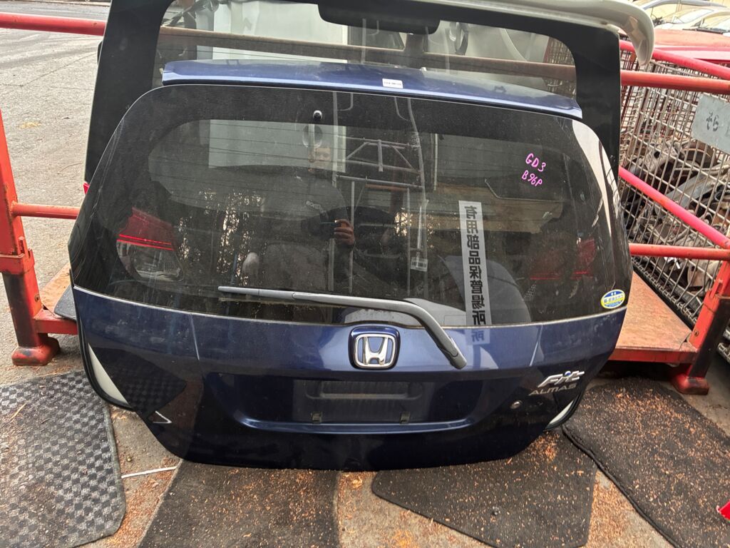 Дверь задняя на Honda Fit GD1