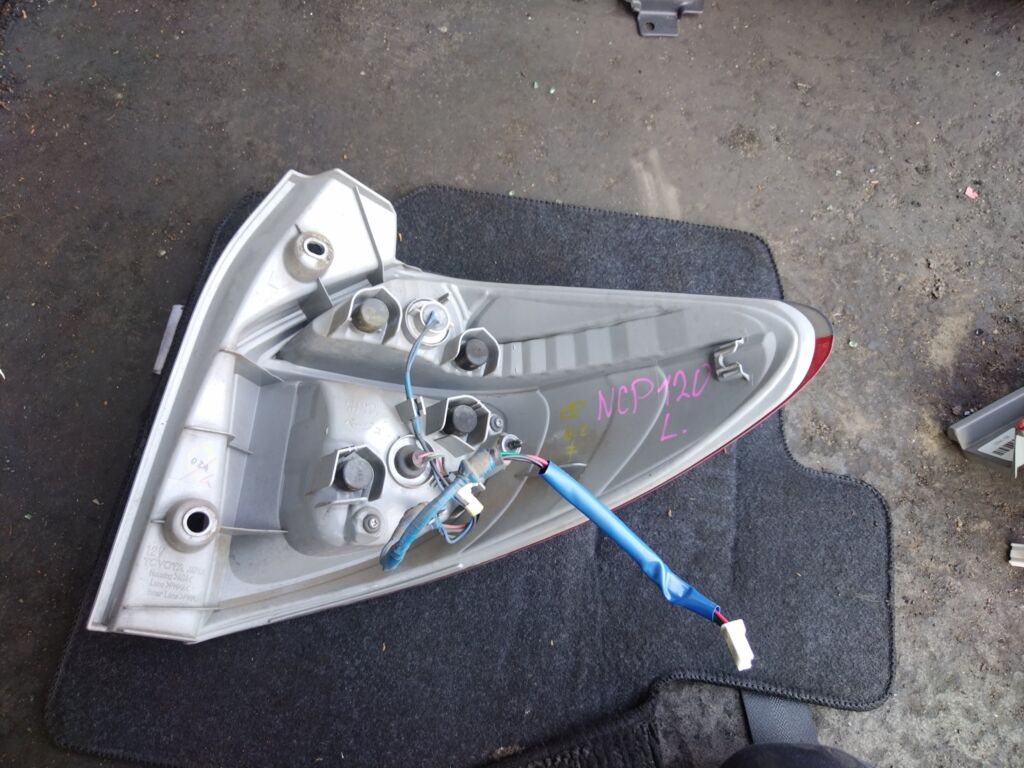 Стоп на Toyota Ractis NCP120 52-226, Левое расположение