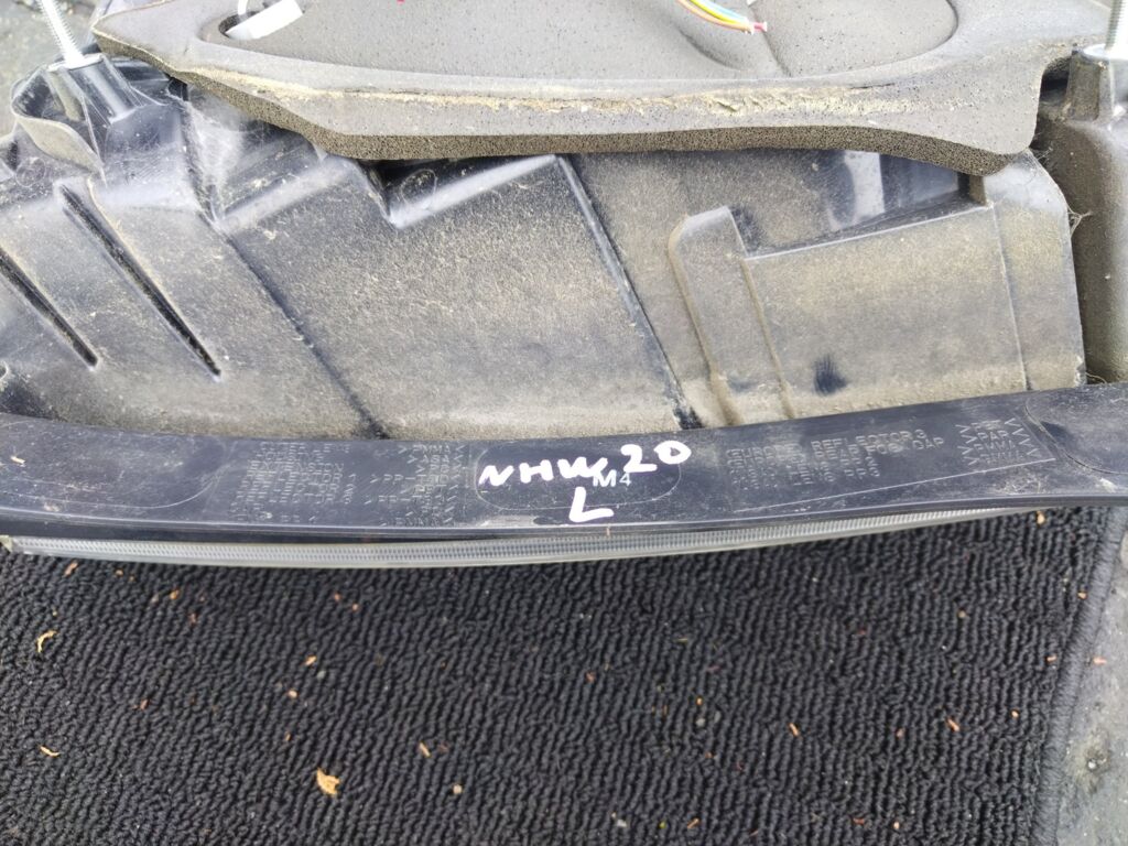 Стоп на Toyota Prius NHW20 47-13, Левое расположение