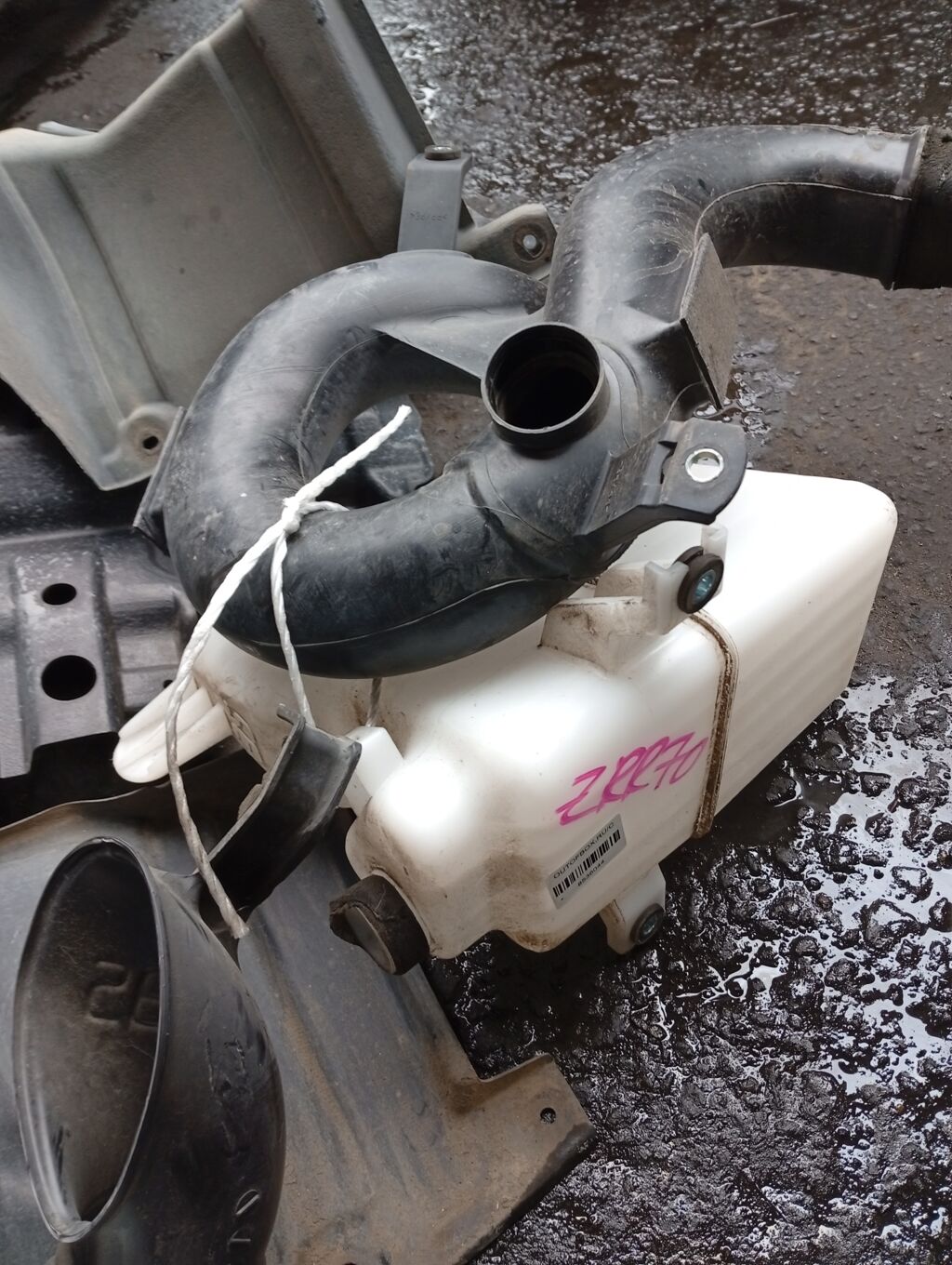 Влагоотделитель на Toyota Noah ZRR70G 3ZR-FAE 17893-37030  17752-37020
