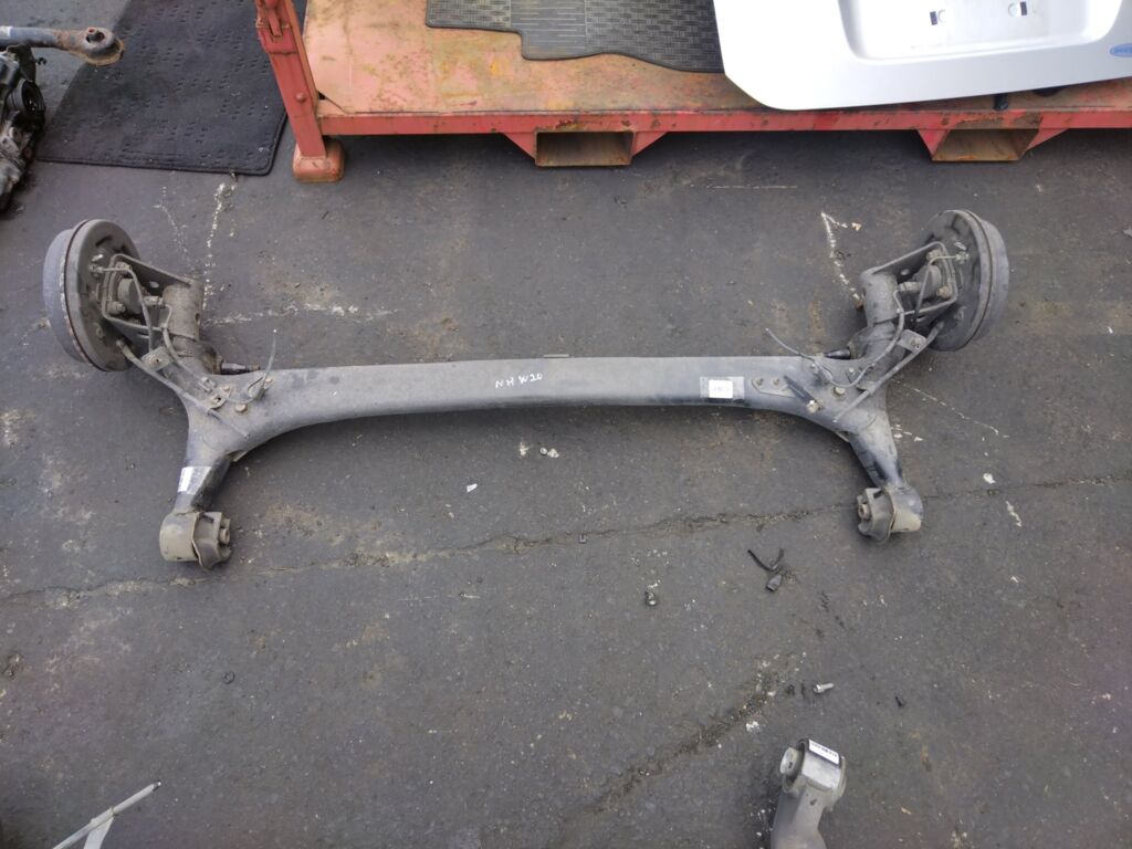 Балка подвески на Toyota Prius NHW20 1NZ-FXE Фото 2