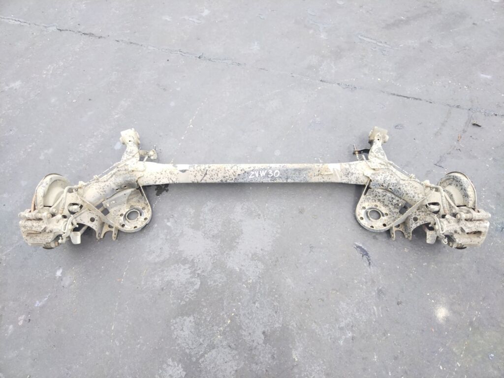 Балка подвески на Toyota Prius ZVW30 2ZR-FXE Фото 2