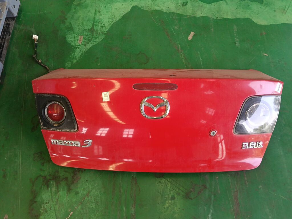 Крышка багажника на Mazda 3 BK5P P2775