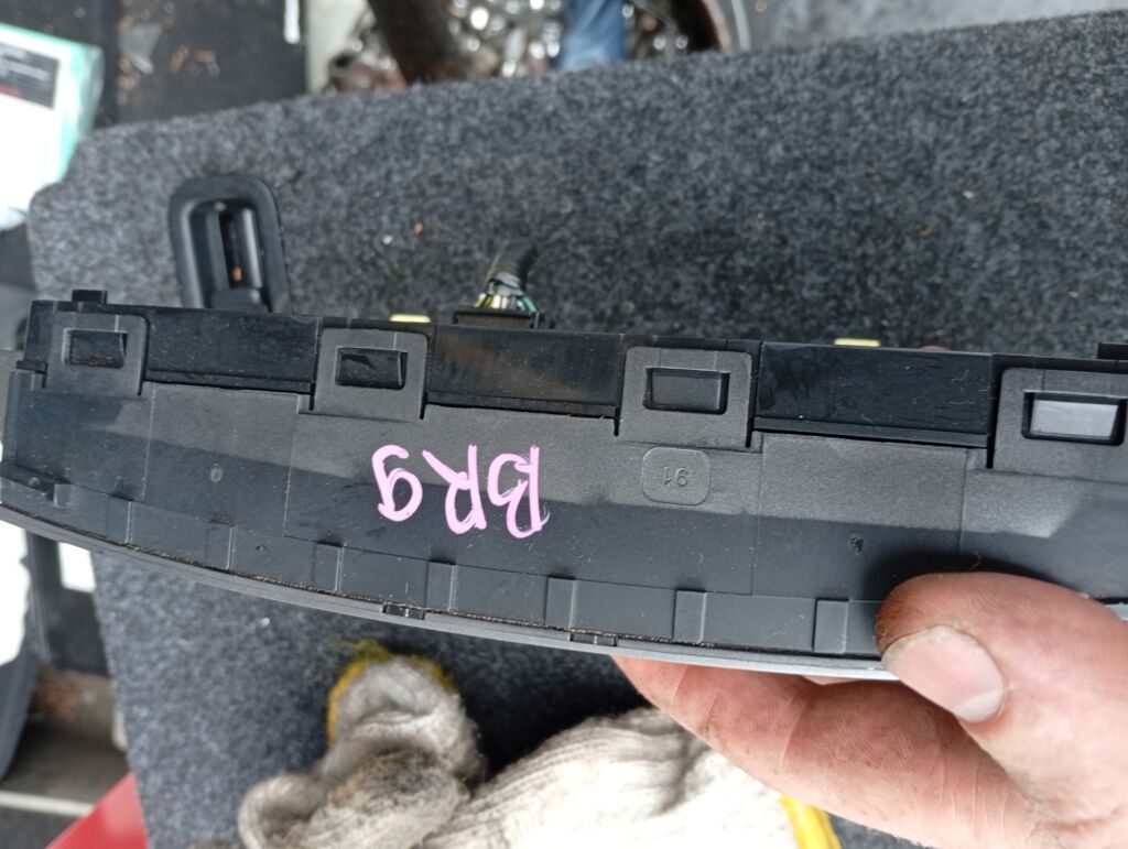 Блок управления климатконтроля на Subaru Outback BR9 EJ25 72311AJ000
