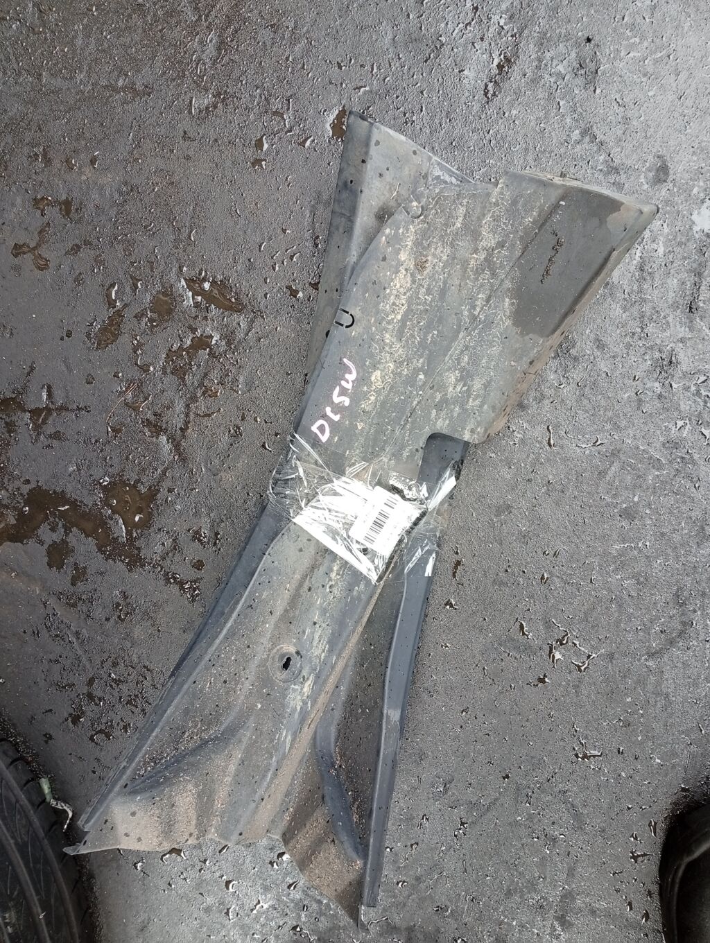 Подкрылок на Mazda Verisa DC5W ZY-VE D46150341  D46150351, Заднее расположение