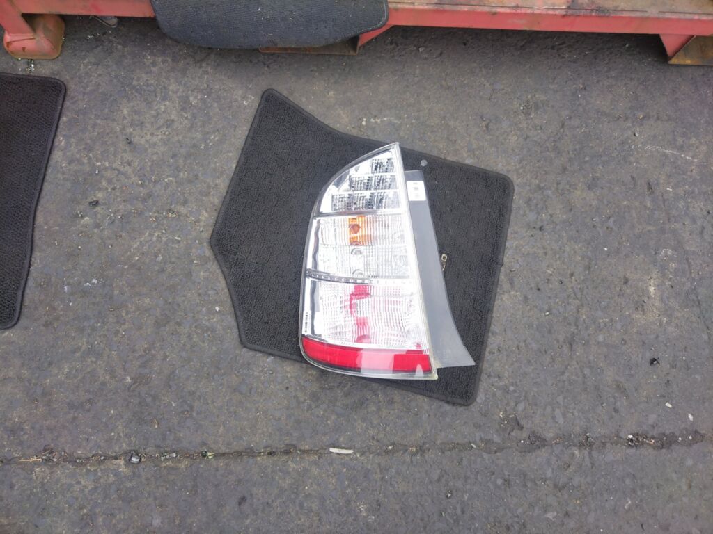 Стоп на Toyota Prius NHW20 47-13, Левое расположение