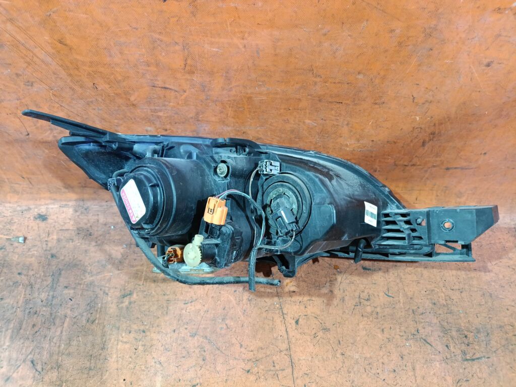 Фара на Mazda Axela BK5P P2952, Левое расположение