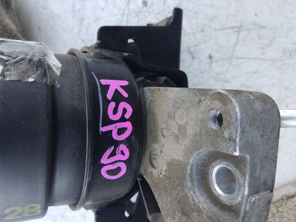 Подушка двигателя на Toyota Vitz KSP90 1KR-FE, Переднее Правое расположение