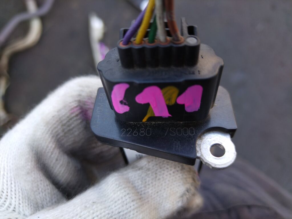 Датчик расхода воздуха на Nissan Tiida C11 HR15DE 22680-7S000