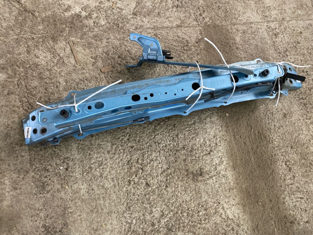 Жесткость бампера на Toyota Aqua NHP10 52131-52250, Переднее расположение