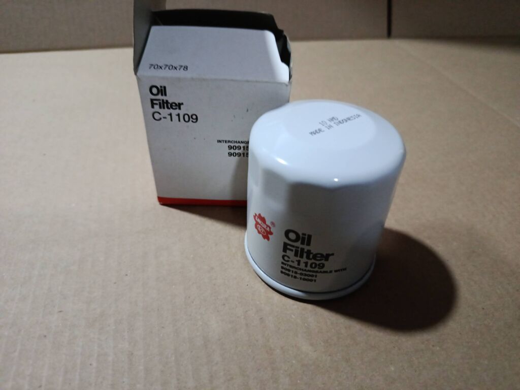 Фильтр масляный SAKURA 90915-03001  10013  4TP-121  90915-10001  90915-10003  90915-1001  90915-91058  90915-YZZC3  90915-YZZC5  90915-YZZC7  B-9271  C-106  C-110  C-1105  C-1109  C-1132  T-1636  TP-121