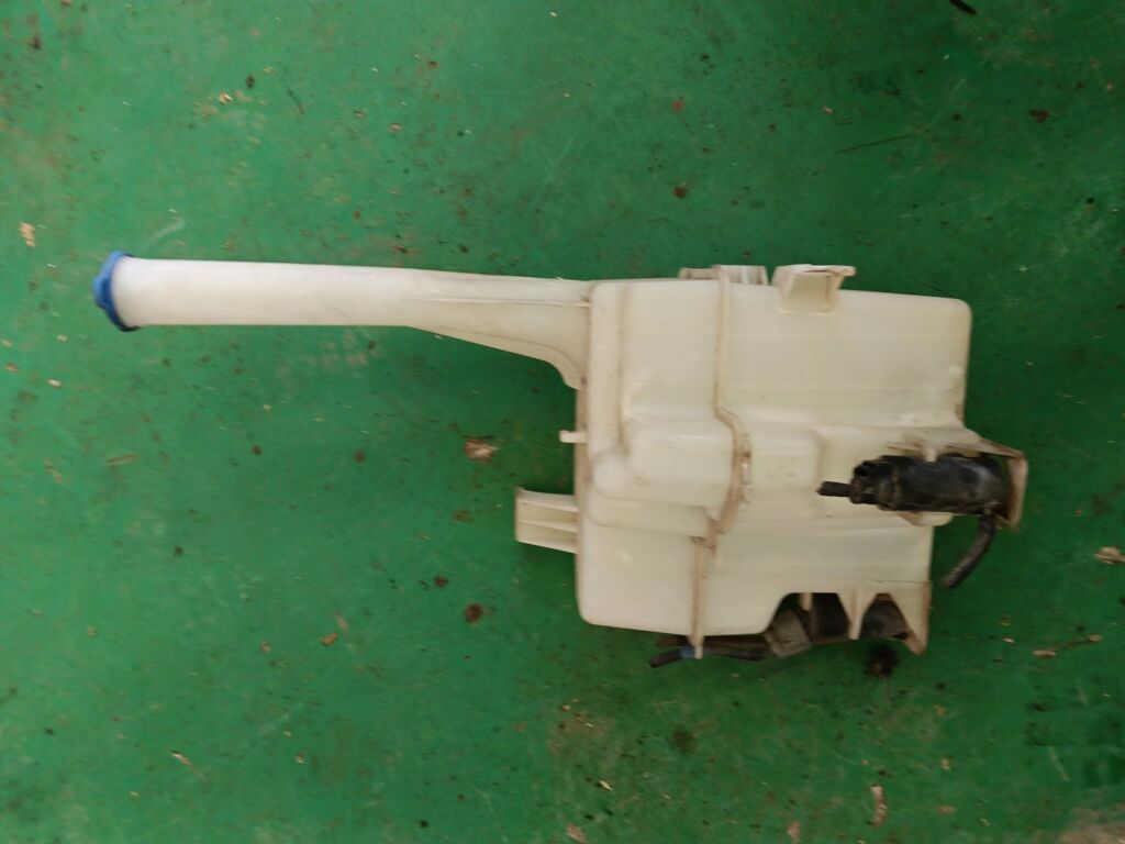Бачок омывателя на Hyundai Ix35 LM 98610-2Y000  98610-2Z000  98610-2S000  98510-2S100  98510-2S000