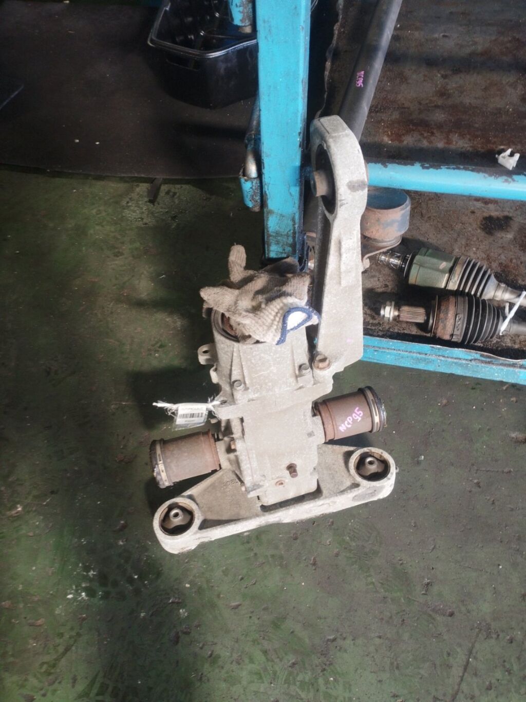 Редуктор на Toyota Vitz NCP95 2NZ-FE 41110-52010, Заднее расположение