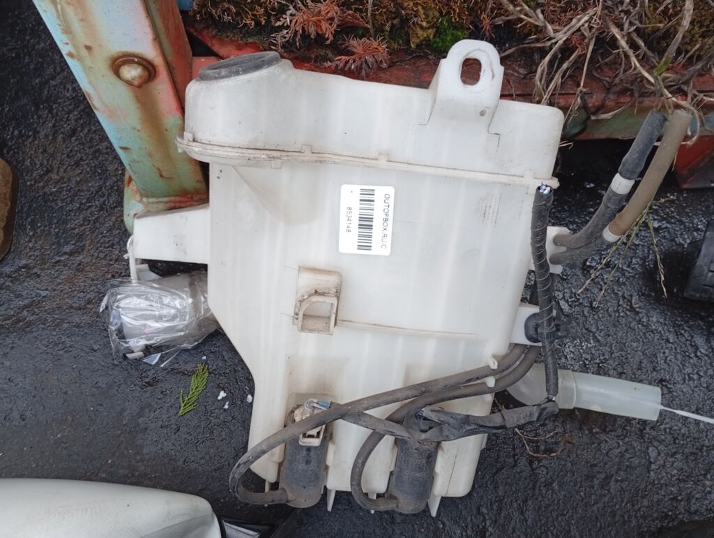 Бачок омывателя на Toyota Alphard MNH15W 85315-58010