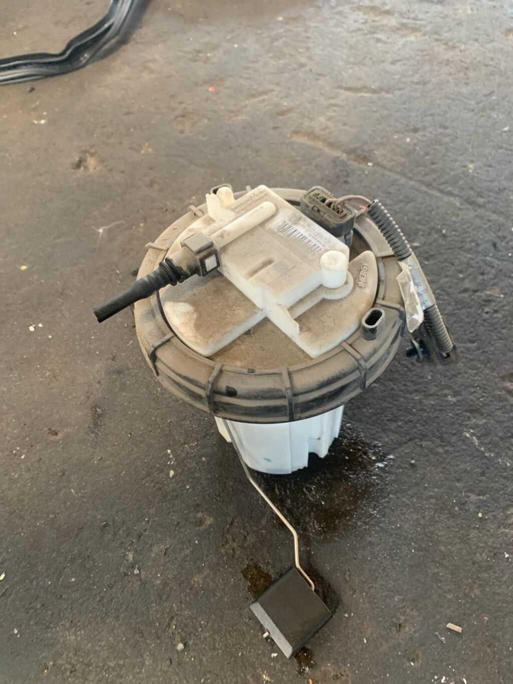 Бензонасос на Peugeot 5008 VF30 EP6CDT 9684994680