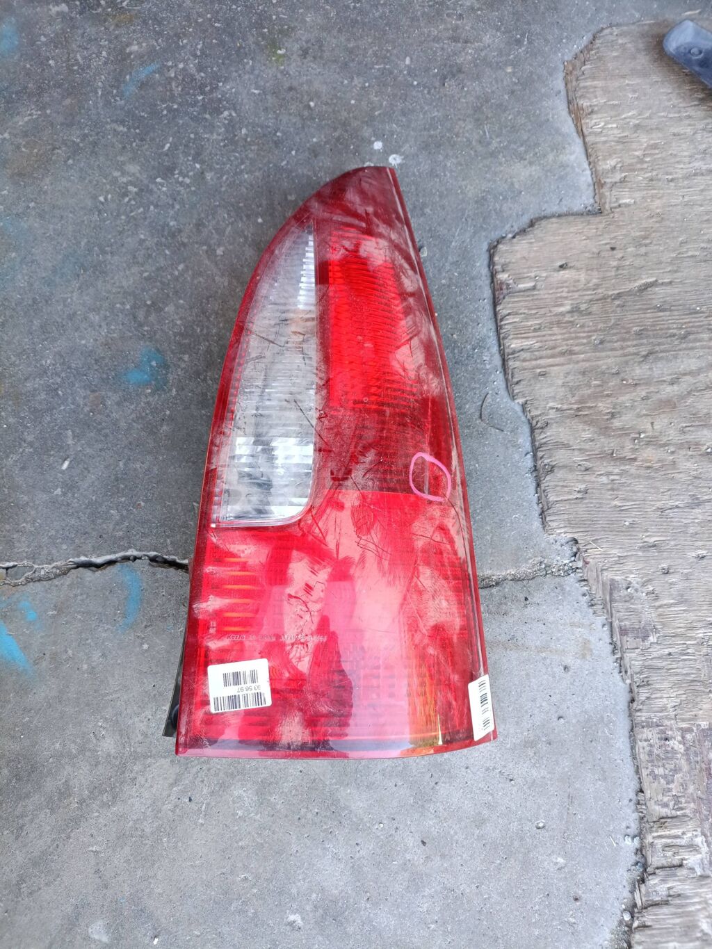 Стоп на Mazda Premacy CP8W 220-61908 C10051150A, Правое расположение
