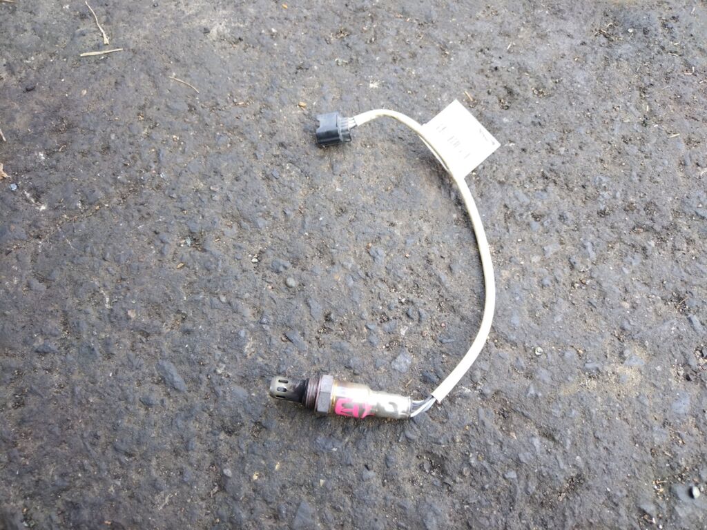 Лямбда-зонд на Nissan Note E12 HR12DDR