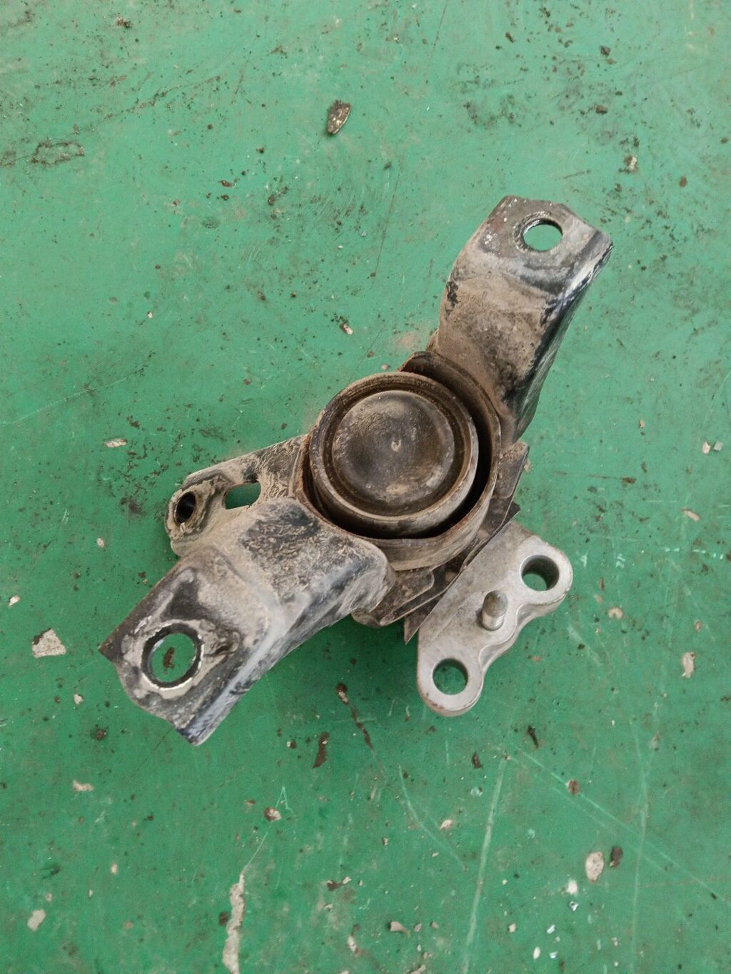 Подушка двигателя на Toyota Corolla ZRE151L 1ZR-FE, Переднее Правое расположение