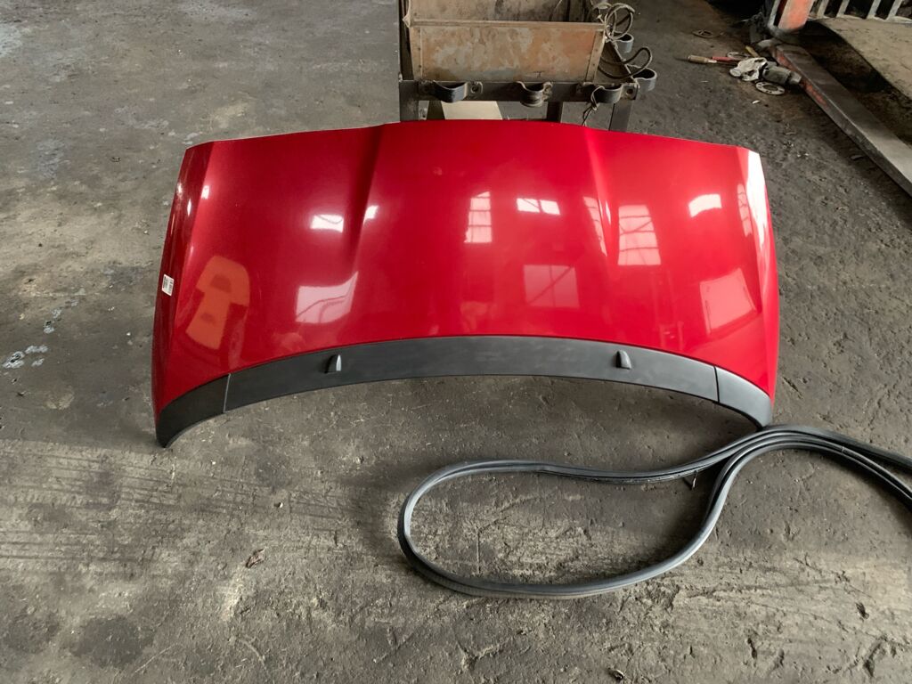 Капот на Peugeot 5008 VF30 63821км