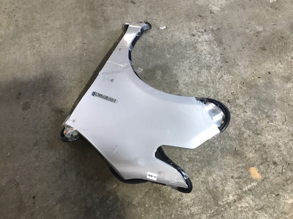 Крыло переднее на Toyota Sienta NHP170G, Левое расположение