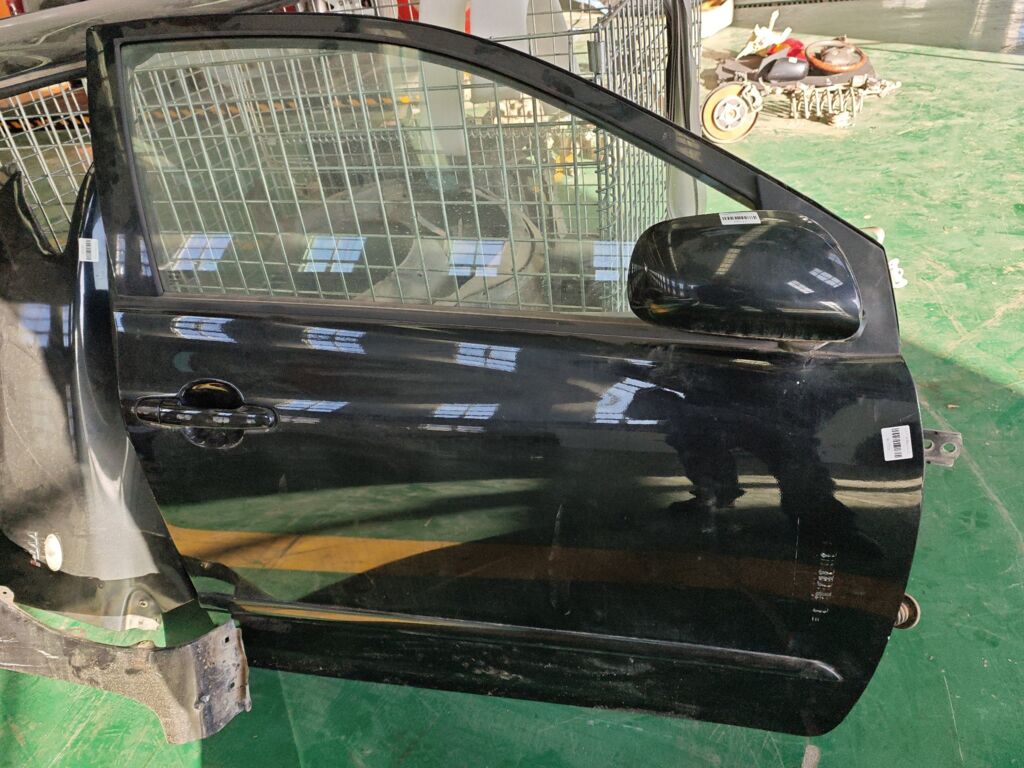 Дверь боковая на Toyota Corolla ZRE151L, Переднее Правое расположение