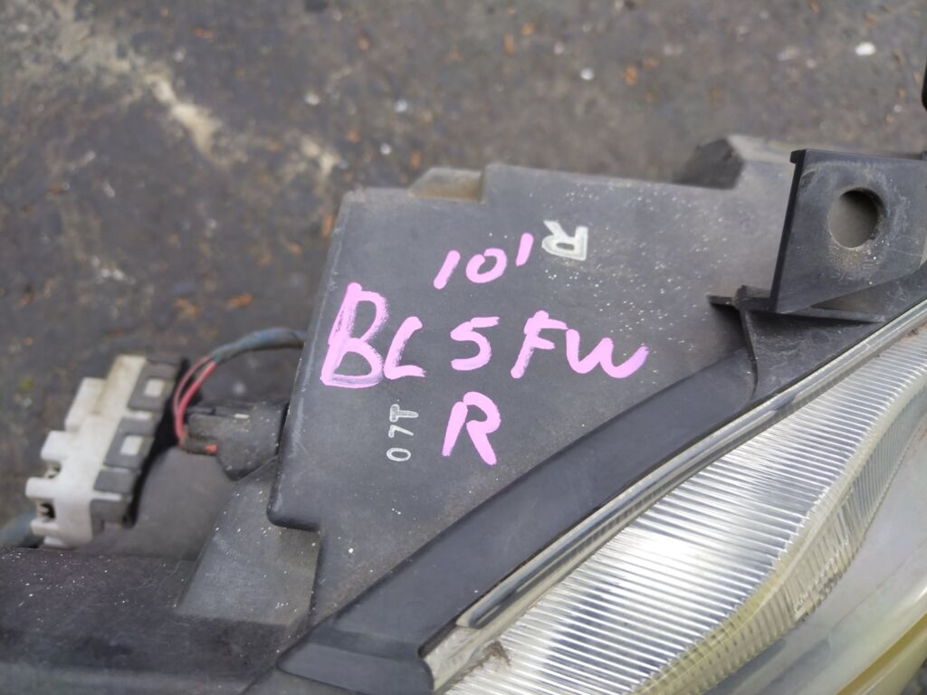 Фара на Mazda Axela BL5FW 100-41396, Правое расположение