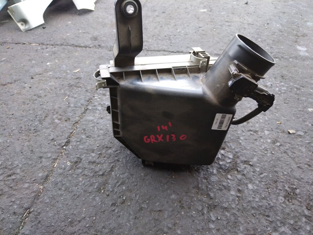 Корпус воздушного фильтра на Toyota Mark X GRX130 4GR-FSE Фото 2