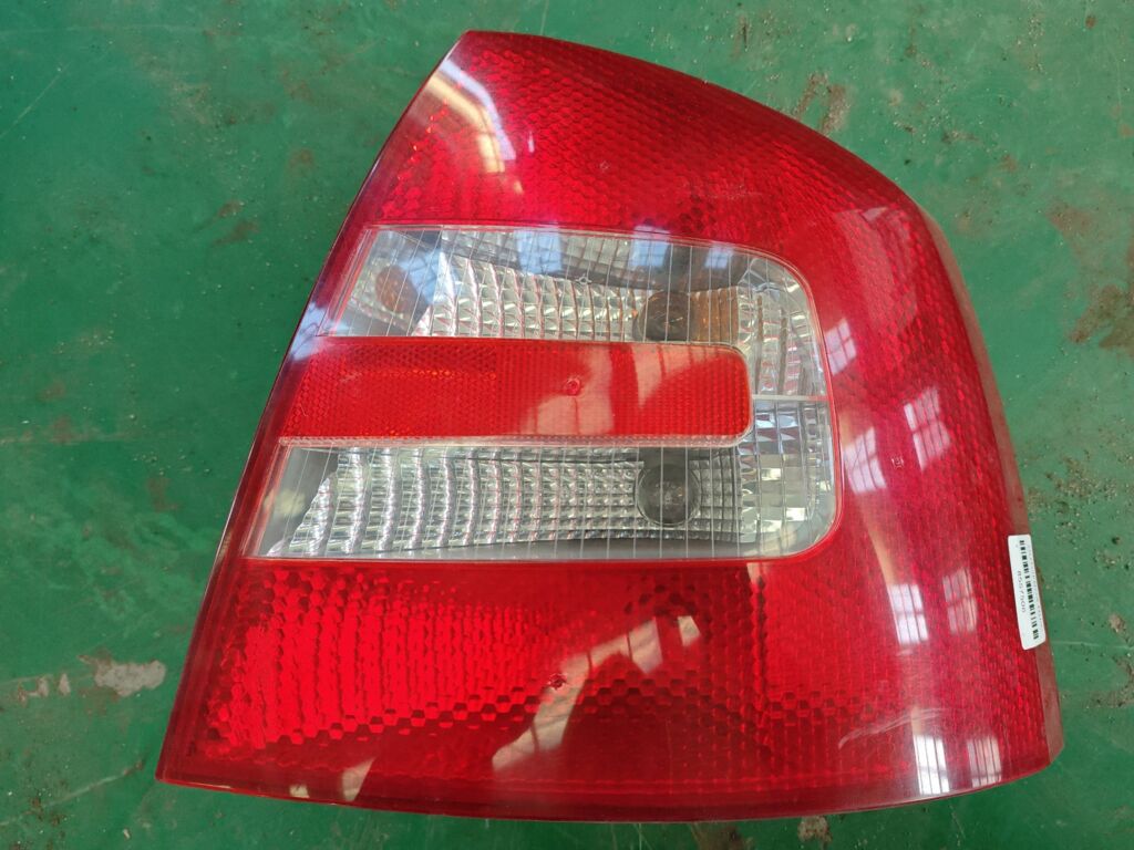 Стоп на Skoda Octavia A5 1Z 1ZD945096  1ZD945112, Правое расположение