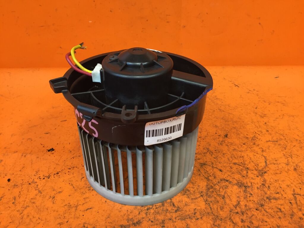 Мотор печки на Nissan Serena CC25 27225EN000  27225EN00B  27225EN00C