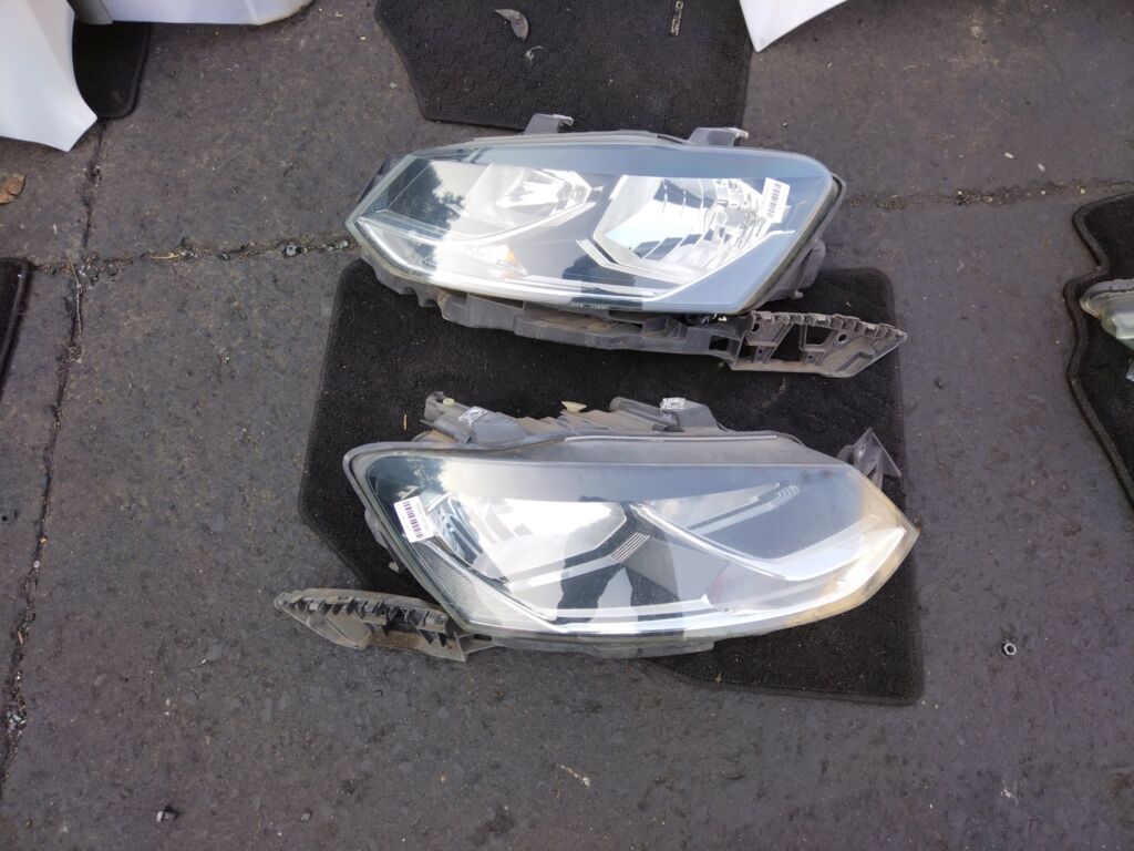 Фара на Volkswagen Polo 6R 6C2941006B  6C2941005B