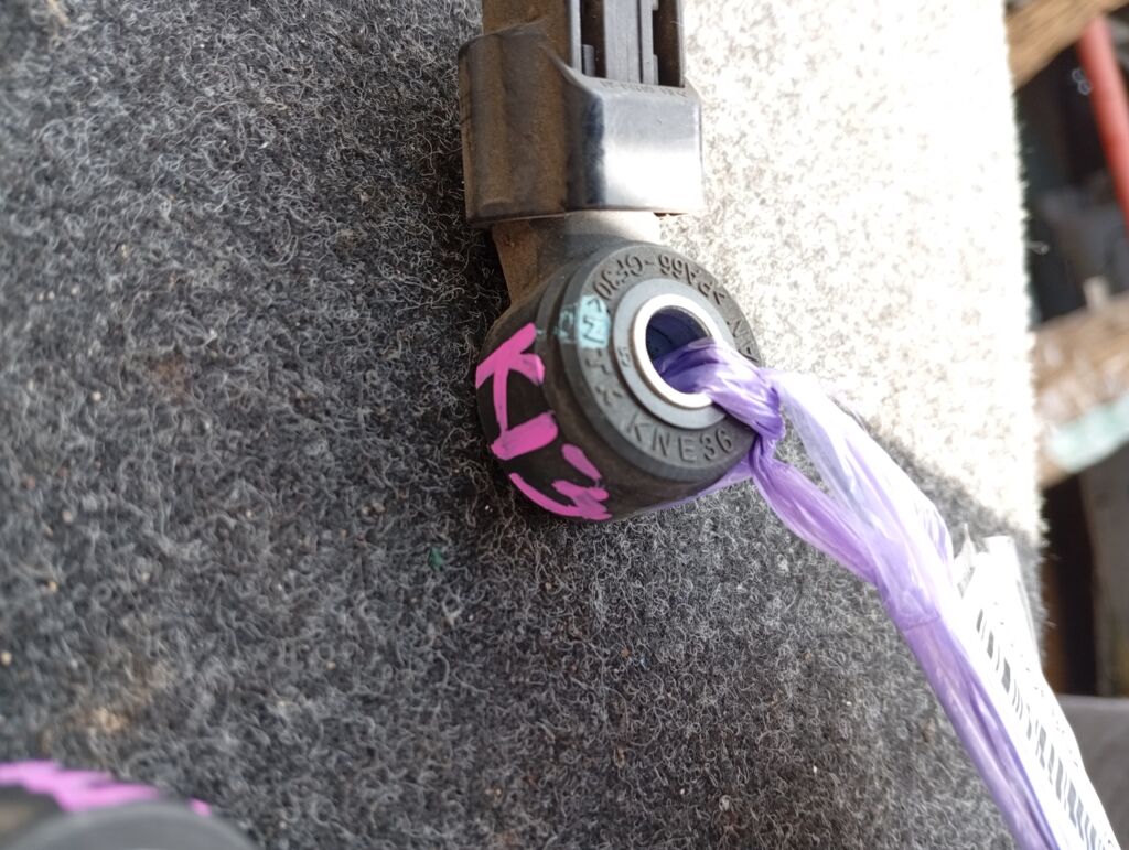 Датчик детонации на Nissan March K13 HR12DE 22060-1HC0A