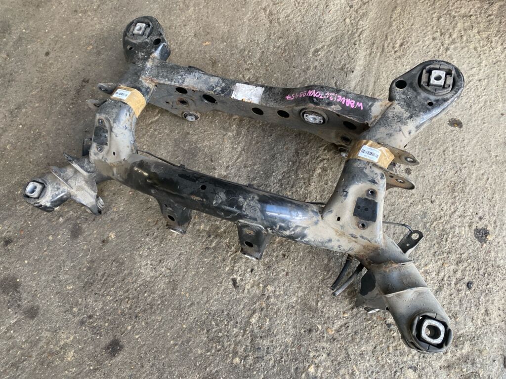 Балка подвески на Bmw X3 E82-UC12 N43B20AA, Заднее расположение