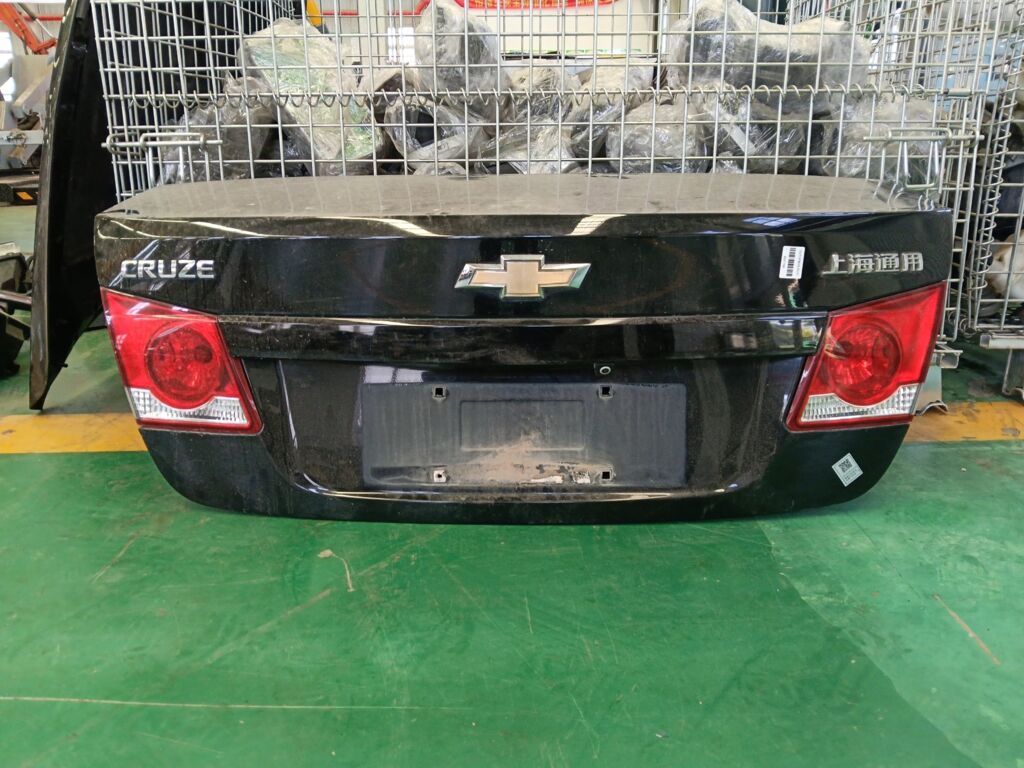Крышка багажника на Chevrolet Cruze J300