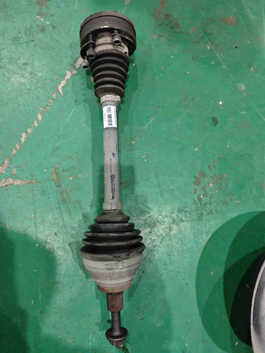 Привод на Skoda Octavia 1Z CAXA 1K0407271KE, Переднее Левое расположение