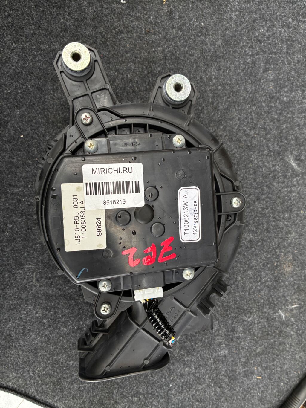 Мотор охлаждения батареи на Honda Insight ZE2