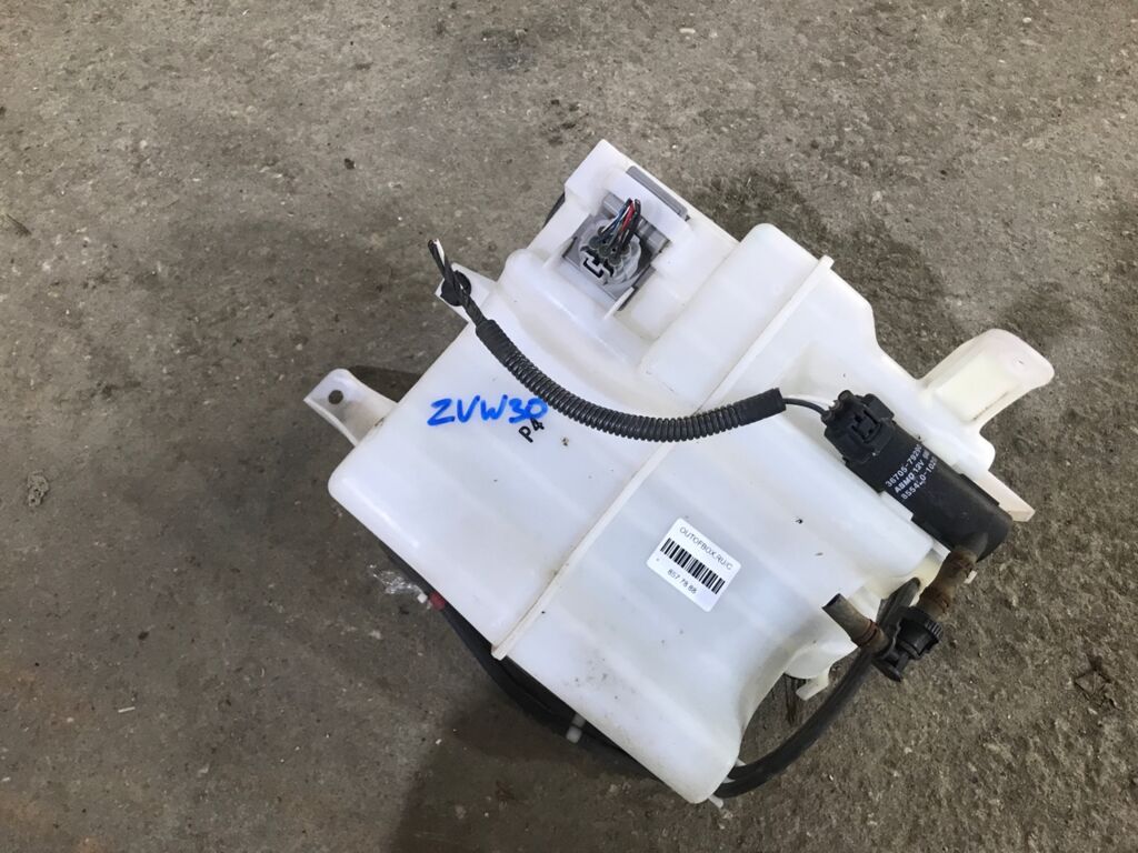Бачок омывателя на Toyota Prius ZVW30 Фото 2