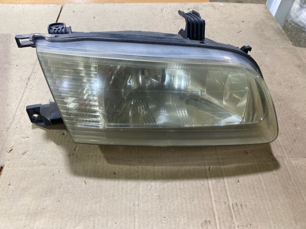 Фара на Nissan Sunny FB15 1602, Правое расположение